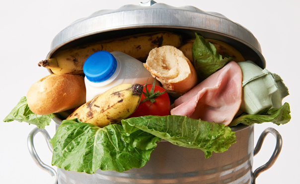 Ne gaspillez plus vos déchets alimentaires : ce composteur de